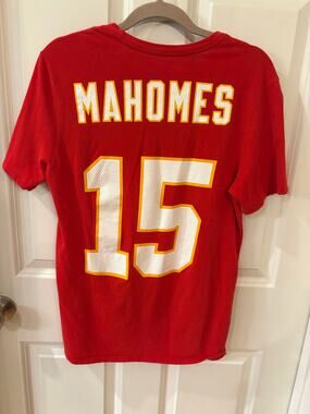 Patrick Mahomes Nike Kansas City Chiefs #15 Red T-Shirt Size M